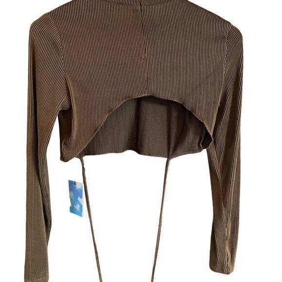 NWT Cider Crop Top Ribbed Wraps around Back S brand is similar to fashion Nova - Picture 4 of 6